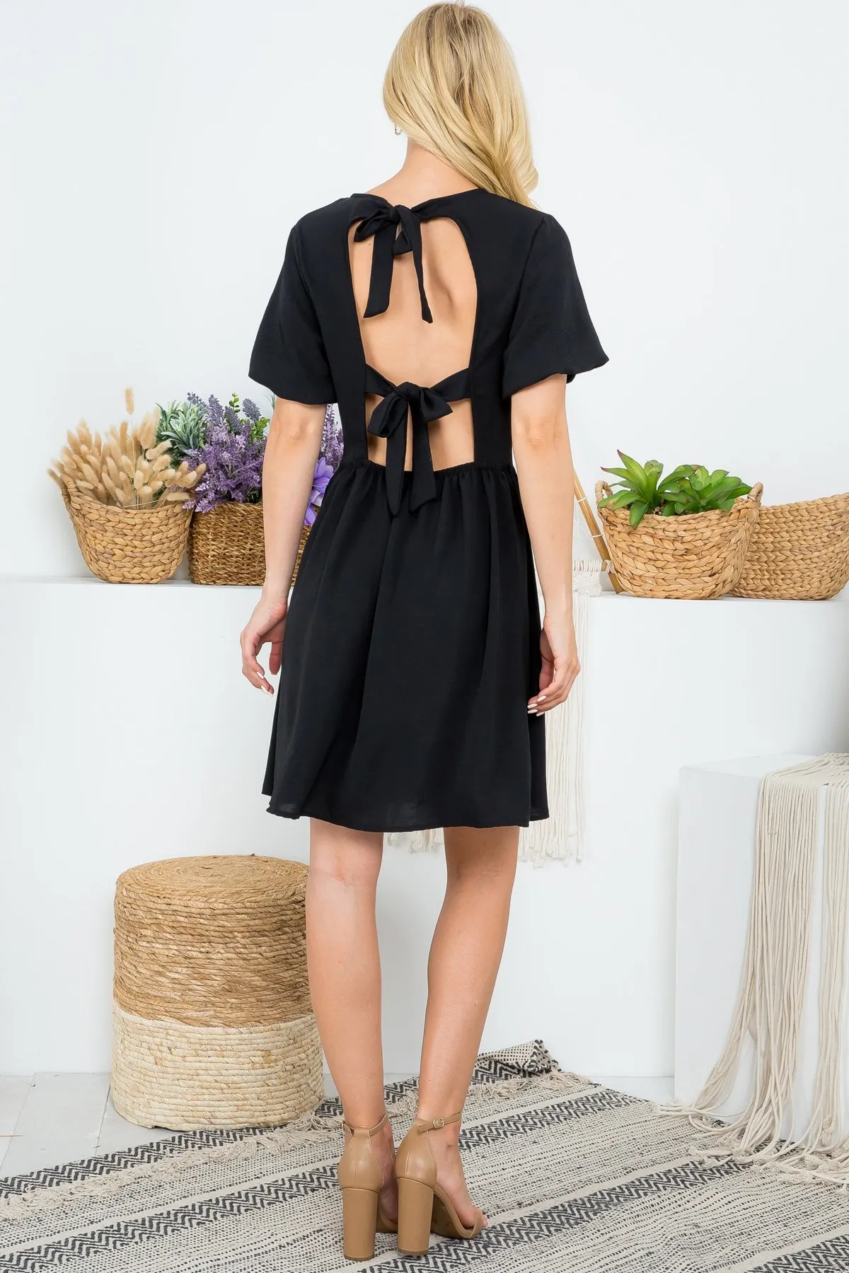BLACK BUBBLE SLEEVE TIE OPEN BACK DRESS