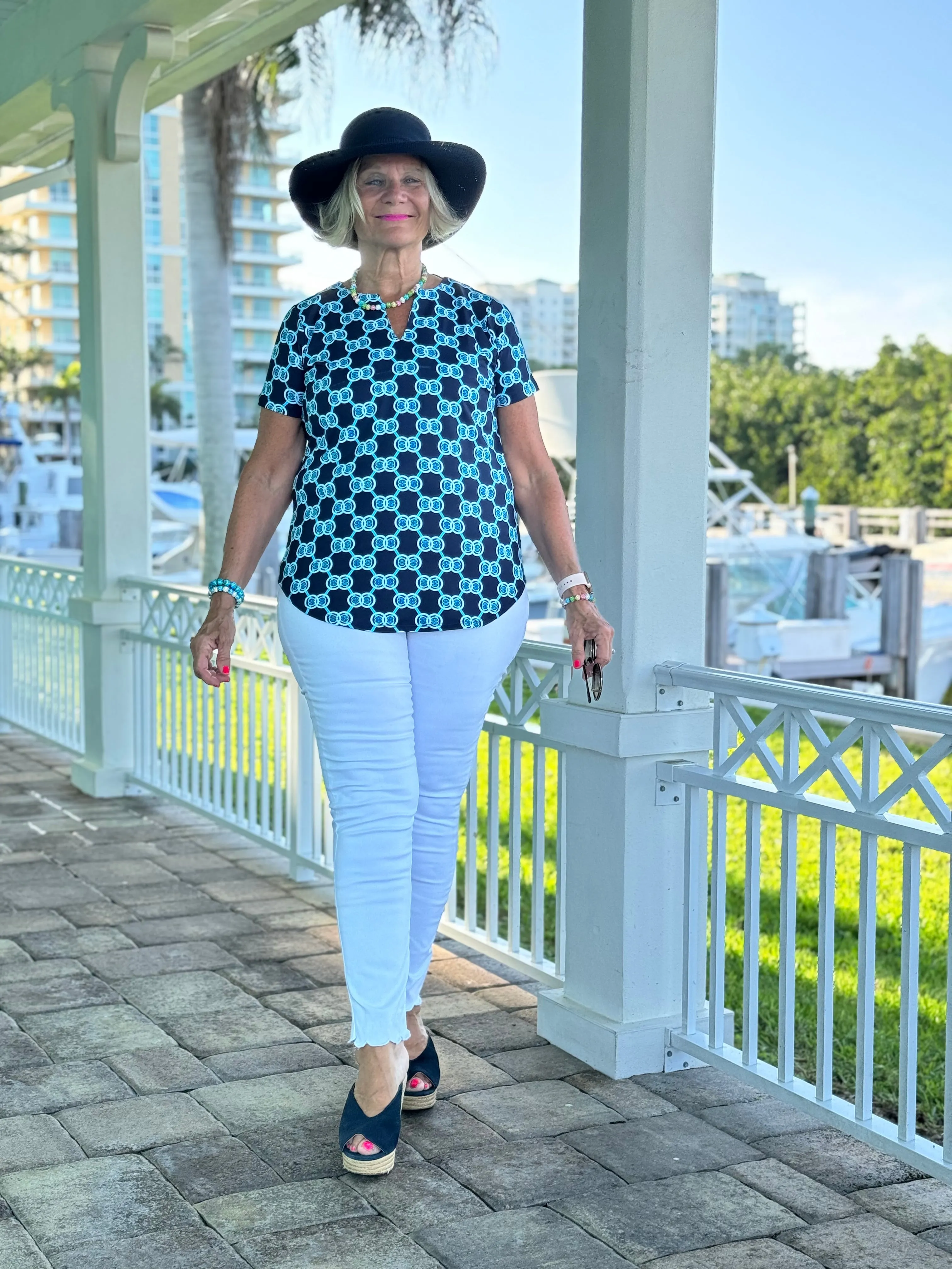 BLUE MEDALLION SHORT SLEEVE