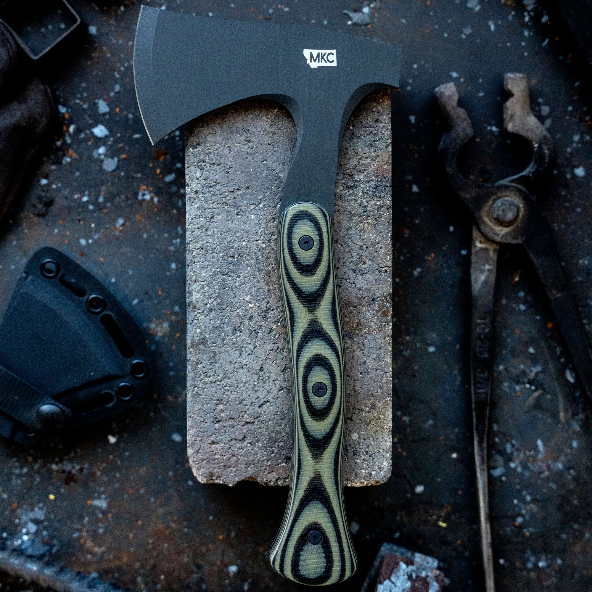 HELLGATE HATCHET - GREEN & BLACK